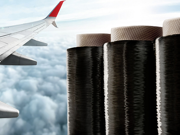 Entdecken Sie, wie Teijin Carbon mit hochleistungsfähigen Carbonfaser-Materialien die Luftfahrt revolutioniert. Leichter, stärker, nachhaltiger – für die Zukunft des Fliegens.